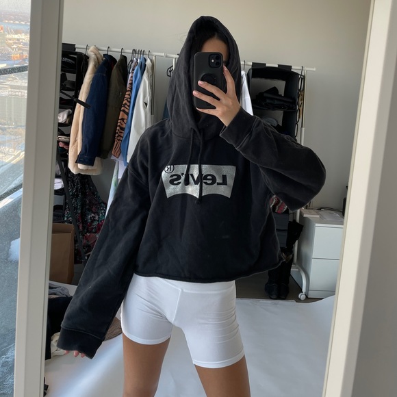 Levi’s cropped hoodie (like new) - Picture 2 of 5